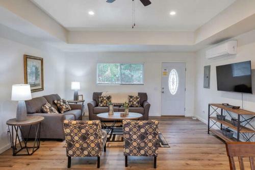 Hilltop Retreat, 2 Villas