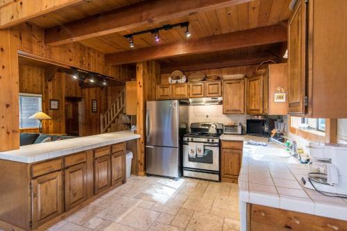 Tahoe Pines Cabin