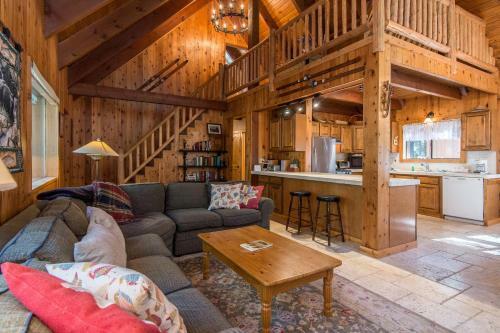 Tahoe Pines Cabin