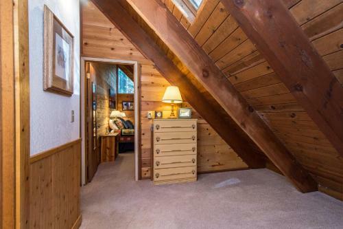Tahoe Pines Cabin