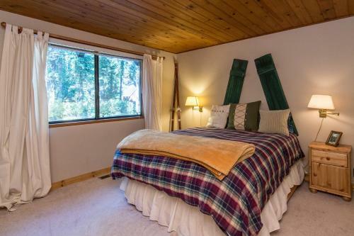 Tahoe Pines Cabin