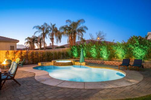 Sunglow Lux Desert Oasis ~ Pool/spa,firepit Games