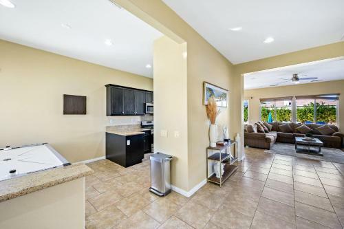 Sunglow Lux Desert Oasis ~ Pool/spa,firepit Games