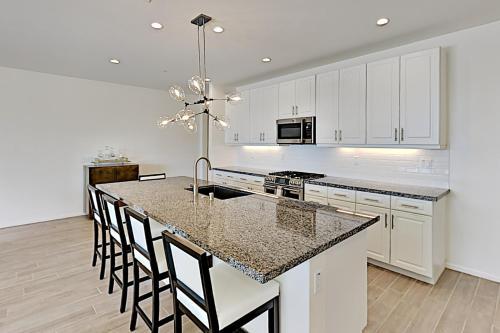 Murray Canyon Manor