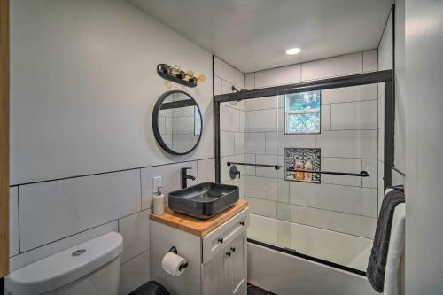 Newly Renovated Lake Arrowhead Cabin With Deck!