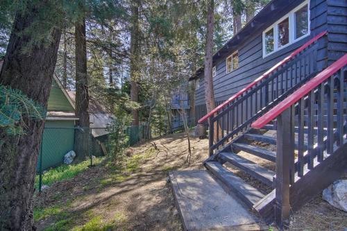 Newly Renovated Lake Arrowhead Cabin With Deck!