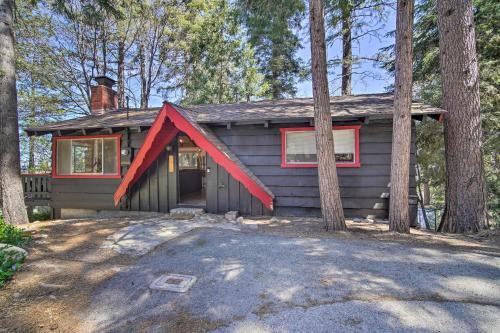 Newly Renovated Lake Arrowhead Cabin With Deck!