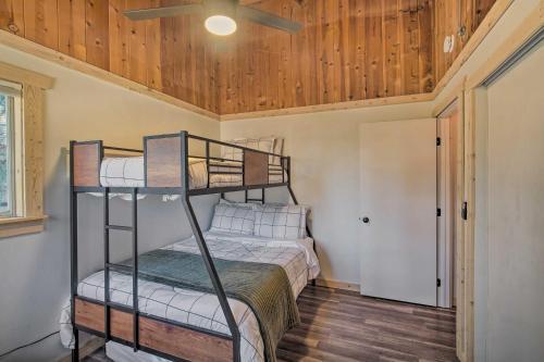Newly Renovated Lake Arrowhead Cabin With Deck!