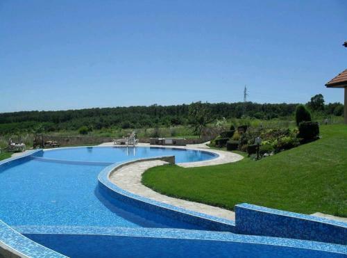 Brand New Apartment With Pool Gym And Playground