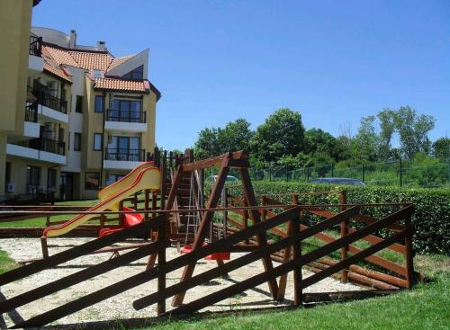 Brand New Apartment With Pool Gym And Playground