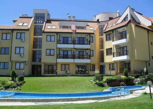 Brand New Apartment With Pool Gym And Playground