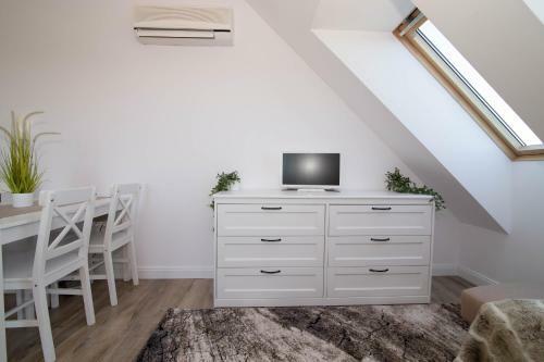 Brand New Apartment With Pool Gym And Playground