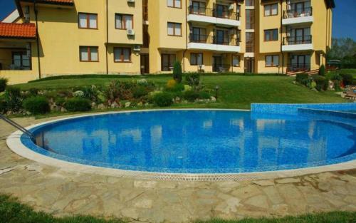 Brand New Apartment With Pool Gym And Playground