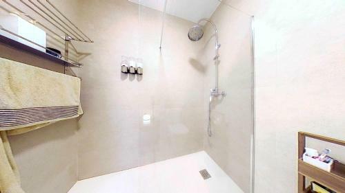 Apartamento Precioso �tico En Edificio Nuevo Juzgado