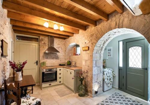 La Casa Di Bella A Tradional Stone House With Barbecue