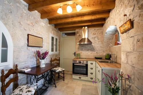 La Casa Di Bella A Tradional Stone House With Barbecue