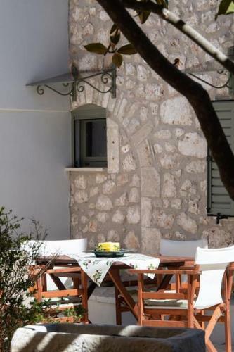 La Casa Di Bella A Tradional Stone House With Barbecue
