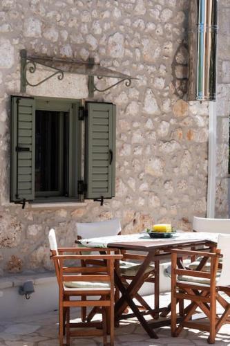 La Casa Di Bella A Tradional Stone House With Barbecue