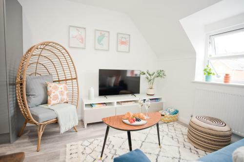Apartamento Stylish 2 Bedroom Apt - Parking - 5 Mins Walk To Beach