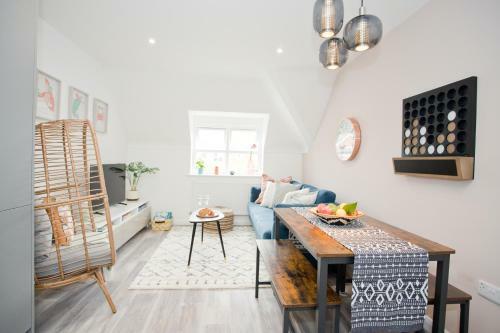 Apartamento Stylish 2 Bedroom Apt - Parking - 5 Mins Walk To Beach
