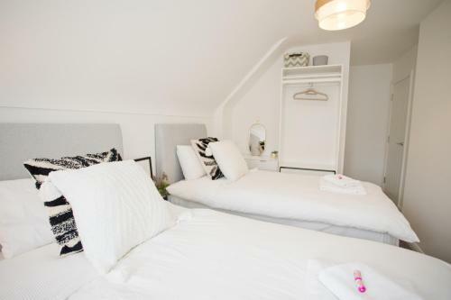 Apartamento Stylish 2 Bedroom Apt - Parking - 5 Mins Walk To Beach