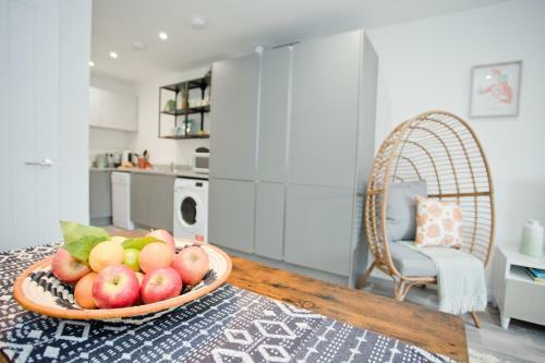 Apartamento Stylish 2 Bedroom Apt - Parking - 5 Mins Walk To Beach