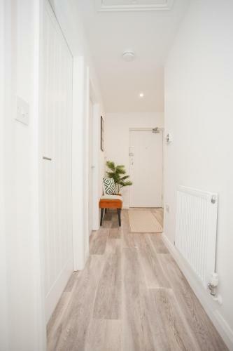 Apartamento Stylish 2 Bedroom Apt - Parking - 5 Mins Walk To Beach