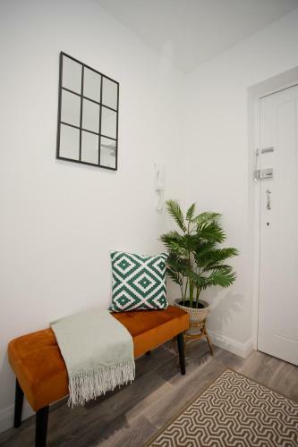 Apartamento Stylish 2 Bedroom Apt - Parking - 5 Mins Walk To Beach