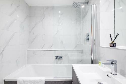 Haus New Luxury 2 Bedroom Apartment City Centre