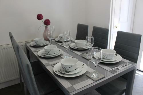 Central Hove, Entire 2 Bed House