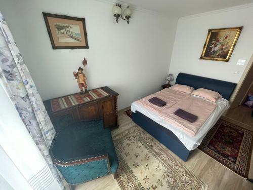 Ez�stpart Holiday Apartman