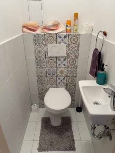 Ez�stpart Holiday Apartman