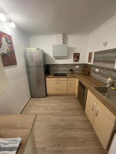 Ez�stpart Holiday Apartman