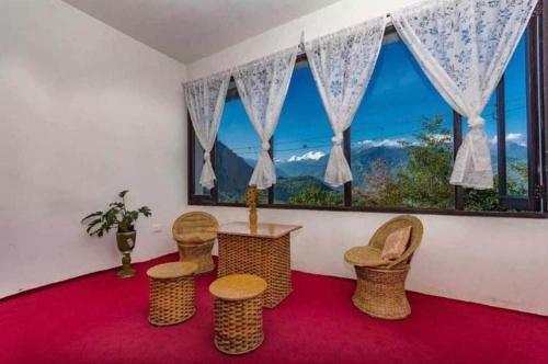 Norbulingka Retreat