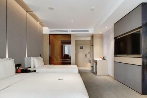 Atour Hotel Jinan High-speed East Railway Station