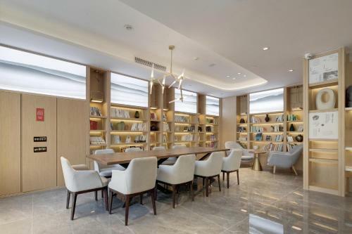 Atour Hotel Jinan High-speed East Railway Station