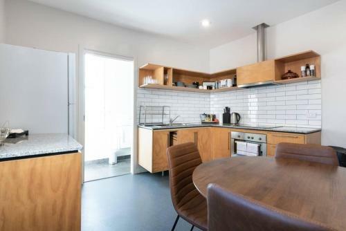 Apartamento Generous Victorian Terrace In Cbd ? Parking & Wifi