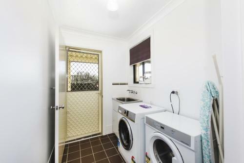 Peaceful And Spacious 4-bed Mudgee Home