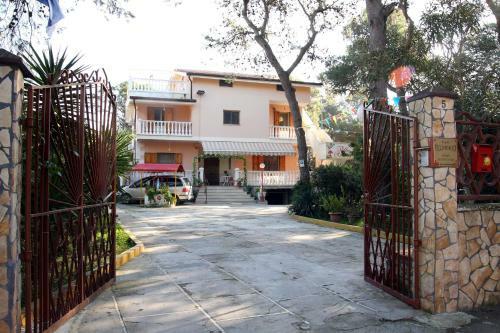 Apartamento Villa Robinia