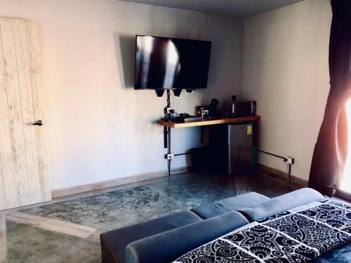 Hostal La Chula Suites
