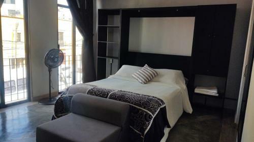 Hostal La Chula Suites