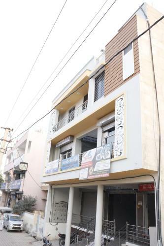 Hotel Center Point Guest House
