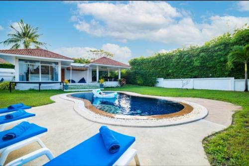 4 Bedrooms Villa With Swimming Pool And Pool Table