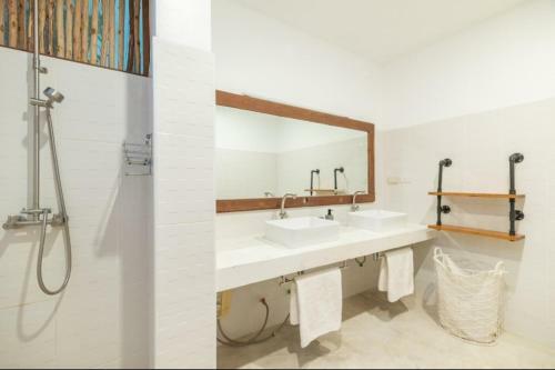 4 Bedrooms Villa With Swimming Pool And Pool Table