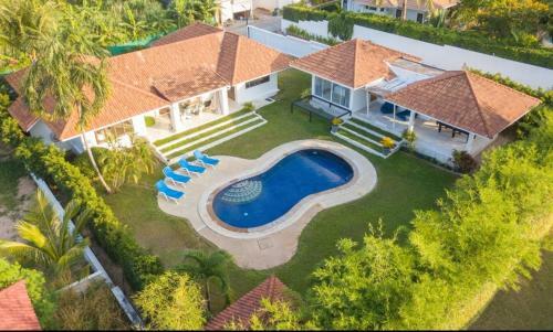 4 Bedrooms Villa With Swimming Pool And Pool Table