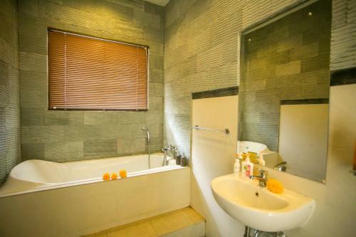 Hostal Ayu Duwur Beji