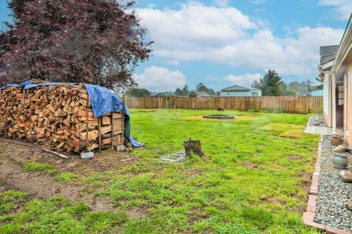 Dog-friendly Crescent City Home Near Redwoods