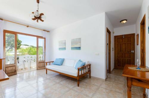 Yourhouse La Cabanya 10 Beach Apartments With Shared Pool