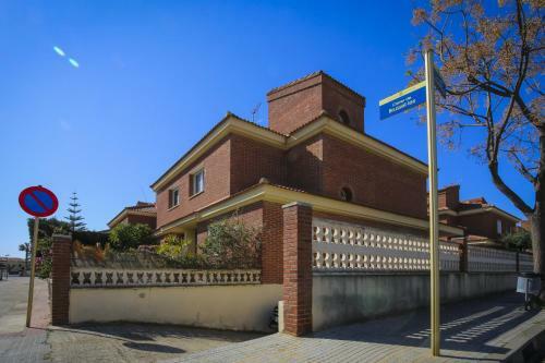 Casa Bruselas Planetcostadorada