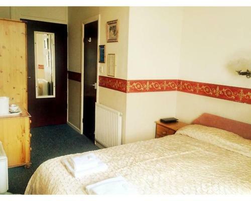 St Elmo Hotel